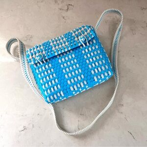 Vintage Plastic Straw Woven Purse basket Shoulder Bag blue white